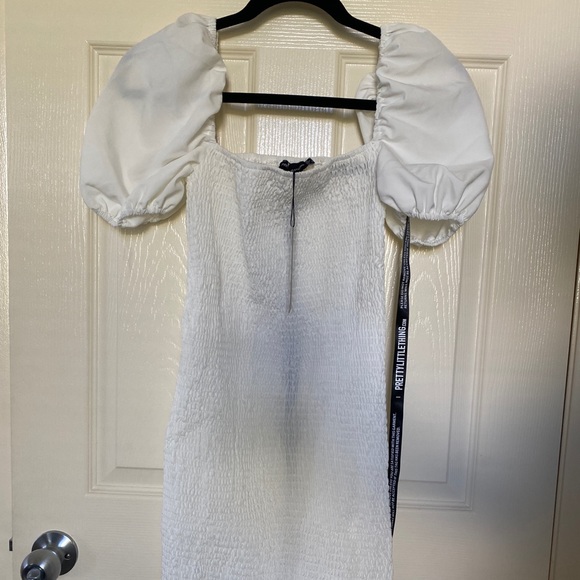 PRETTY LITTLE THING WHITE DRESS - Picture 1 of 3